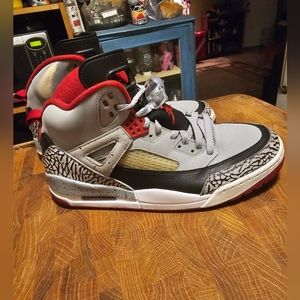 Jordan Spizike Wolf Grey/Red